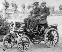 Opel Patent-Motorwagen System Lutzmann - Heinrich Opel et le directeur de l'usine Sedlazcek en 1899